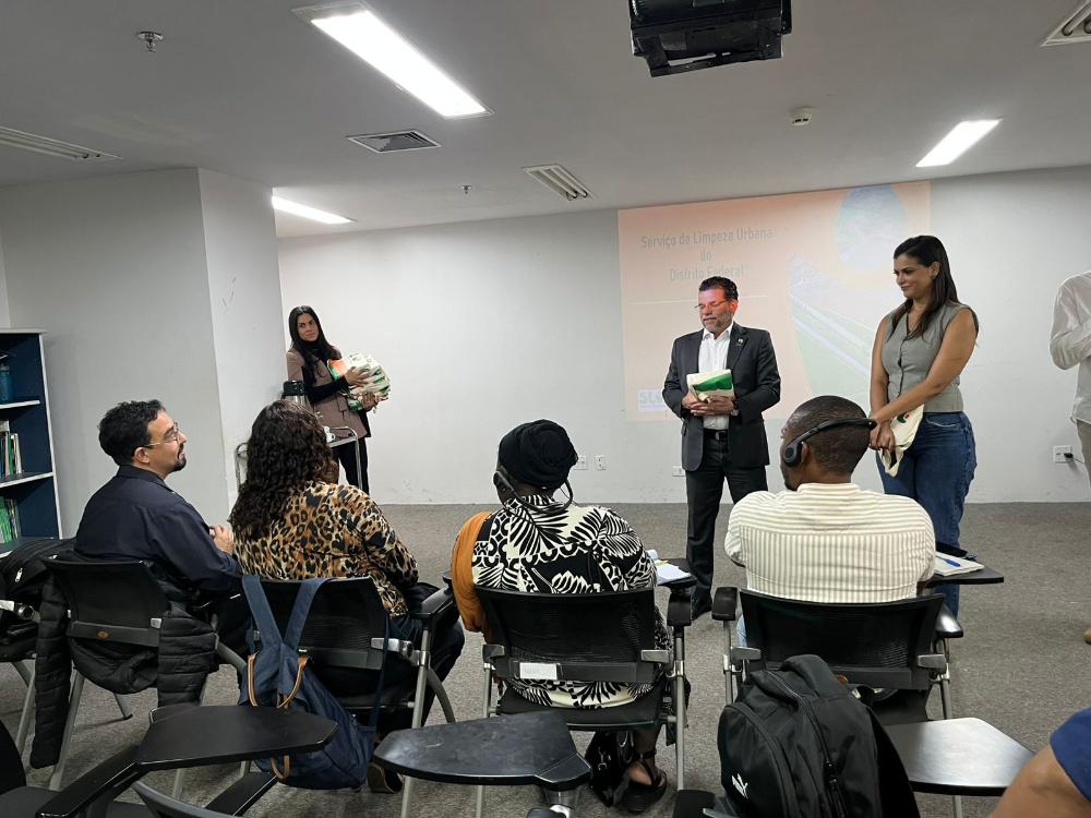 SLU recebe delegação da União das Comores para intercâmbio sobre gestão de resíduos sólidos